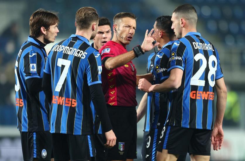 包含热刺险胜本菲卡，贝尔乌龙送礼意甲的词条